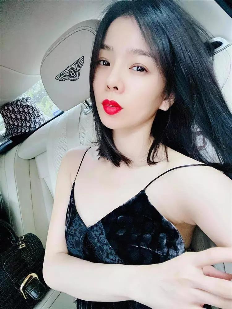 Lệ Quyên mặc bikini bị chê phũ phàng màn hình phẳng-6