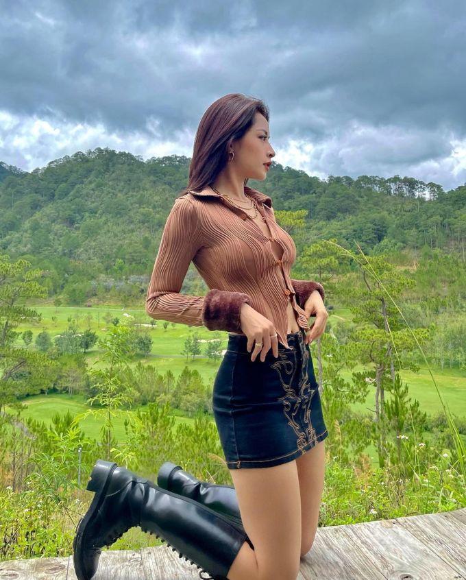 Chi Pu, Thùy Tiên ngực từ chanh thành bưởi với mốt áo sắp đứt-2