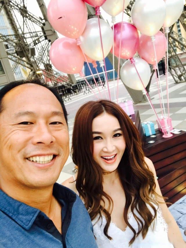 Đát Kỷ Ôn Bích Hà catwalk như đi chợ, khán giả ngồi xem sững sờ-4