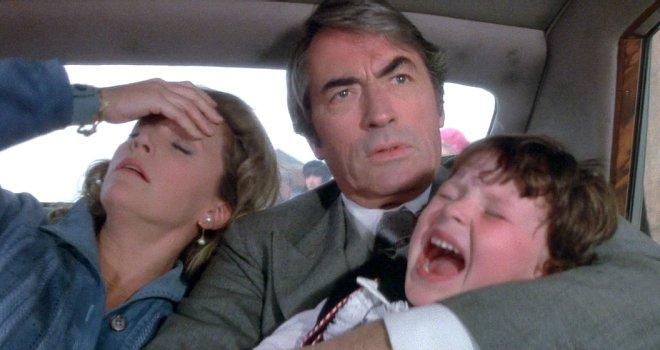 Những nhân vật nhí ám ảnh màn ảnh: Từ cặp sinh đôi kinh điển đến cô bé phát lửa đáng sợ-6