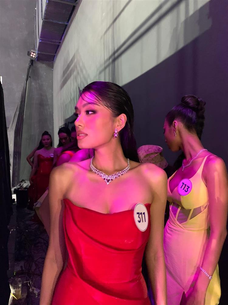 Thảo Nhi Lê bị chê nát nước khi thi hoa hậu-8