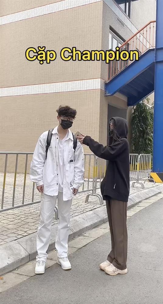 Không phải trường rich kid nhưng sinh viên mang outfit trăm triệu-3