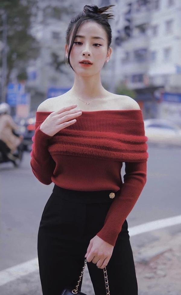 Chia sẻ trên Tiền Phong, diễn viên Hải Ly cho biết để hoàn thành cảnh đánh ghen, cô phải hất 5 bát bún riêu vào người Ngọc Huyền. Trong đó, một lần chẳng may nước từ bát bún hắt vào mắt bạn diễn nhưng do góc máy đang quay cận Hải Ly nên Ngọc Huyền vẫn cố gắng thoại. Sau khi hoàn tất cảnh quay, Ngọc Huyền mới lau mắt.