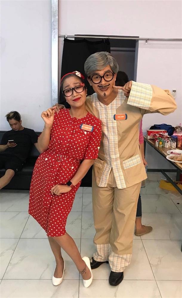 Hòa Hiệp ôm Ốc Thanh Vân sát rạt, dân mạng bùng tranh cãi-4