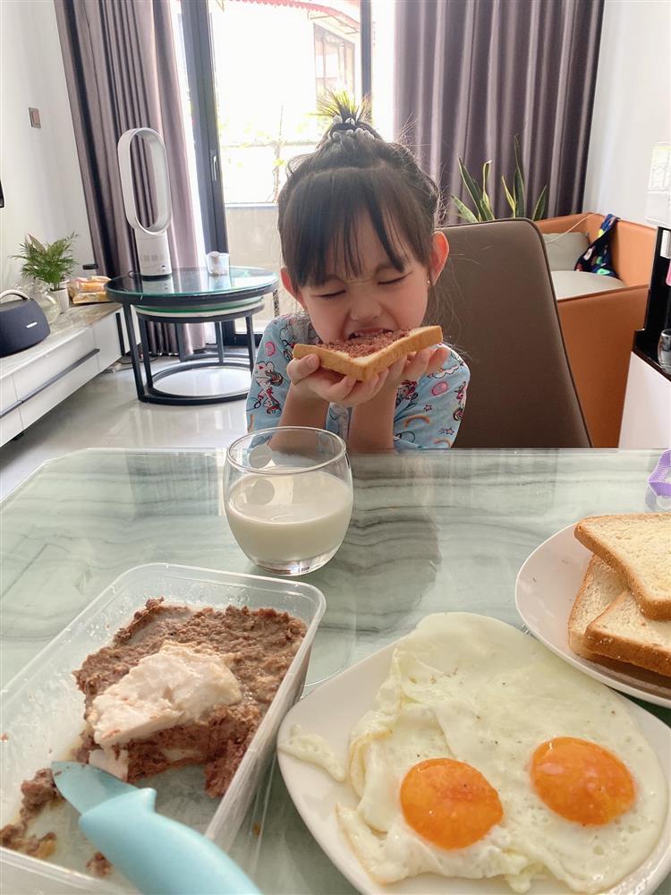 Hồng Quế bị gửi giấy dằn mặt vì làm phiền hàng xóm-10