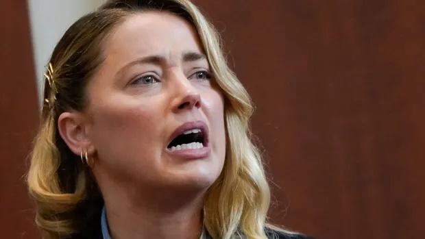 Amber Heard ra tòa, mếu máo kể lần đầu bị Johnny Depp đánh-6