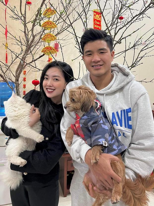 Bà xã xinh đẹp của Đức Chinh: Trên mạng sang chảnh, ở nhà mộc mạc-1