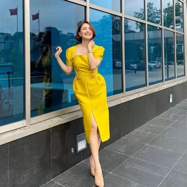 Hồng Diễm lộ chân gân guốc như U60 nhưng visual cân tất-10