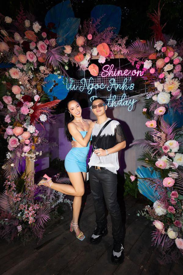 HÚ HỒN: Vũ Khắc Tiệp khóa chặt môi chân dài đã có bạn trai?-6