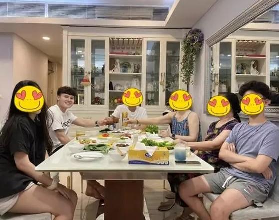 Ảnh hiếm Quang Hải và bồ trong chuyến du lịch cùng gia đình-7