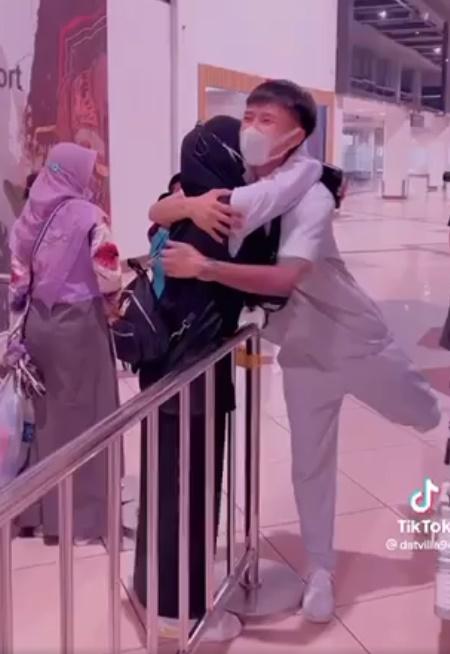 Đạt Villa đoàn tụ bạn gái ngoại quốc, đập tan tin đồn chia tay-1