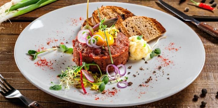 100% raw beef dish is known as the most delicate specialty of France-1