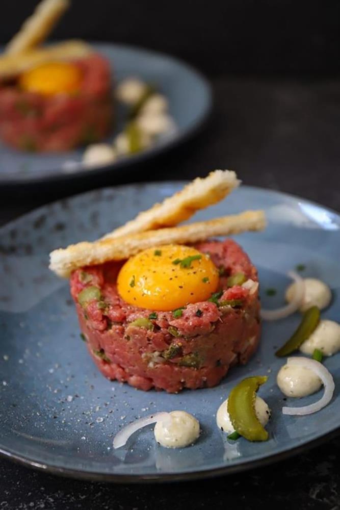 100% raw beef dish known as the most delicate specialty of France-5