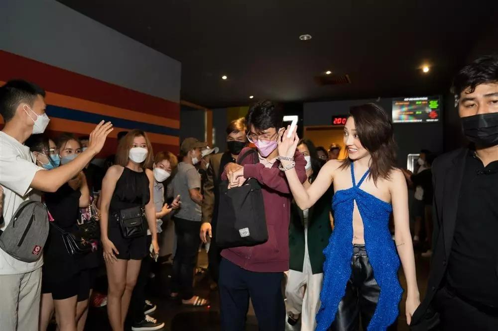 Bảo Anh liên tiếp lộ vòng 1 phẳng lỳ, vẻ sexy ngày xưa đâu rồi?-7