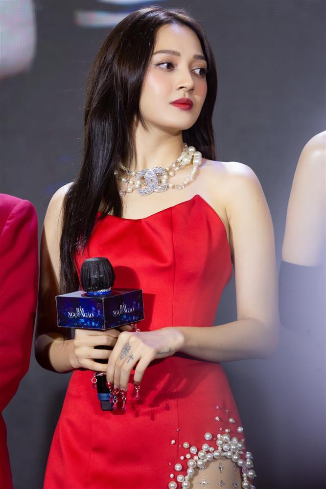 Bảo Anh liên tiếp lộ vòng 1 phẳng lỳ, vẻ sexy ngày xưa đâu rồi?-6