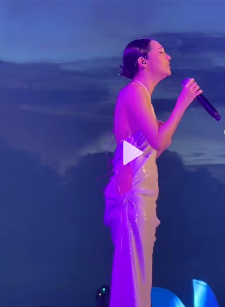 Bảo Anh liên tiếp lộ vòng 1 phẳng lỳ, vẻ sexy ngày xưa đâu rồi?-5