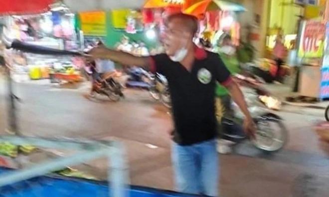 Tạm giữ nghi phạm cầm dao đuổi chém phụ nữ ở TP.HCM-1