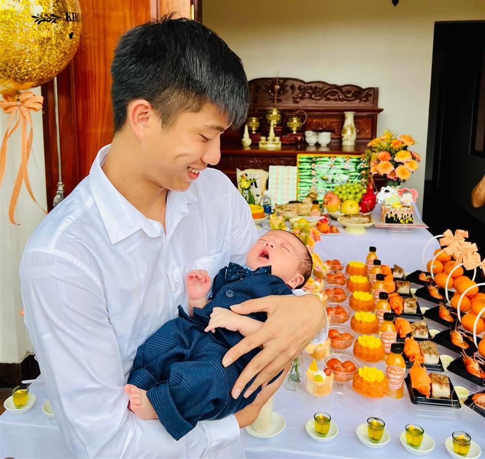 Tiệc đầy tháng sang xịn của con trai Phan Văn Đức-4