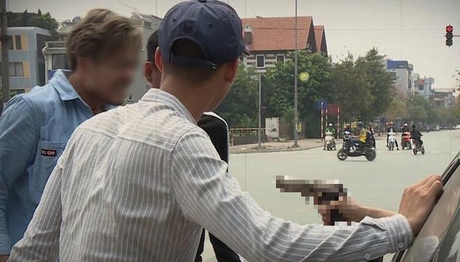 Bắt kẻ nổ súng bắn người giữa phố, bỏ trốn cùng 2 khẩu và 60 viên đạn-1