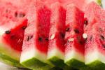 4 sai lầm khi ăn dưa hấu ngày hè, vừa mất chất lại hại sức khỏe