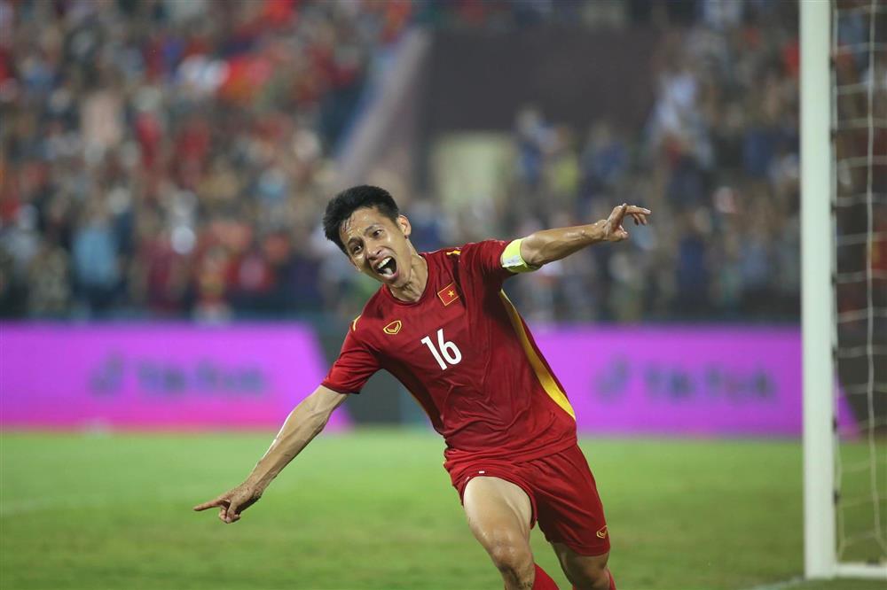 Ảnh ăn mừng CHẤT của Tiến Linh khi mở tỷ số cho U23 Việt Nam-9