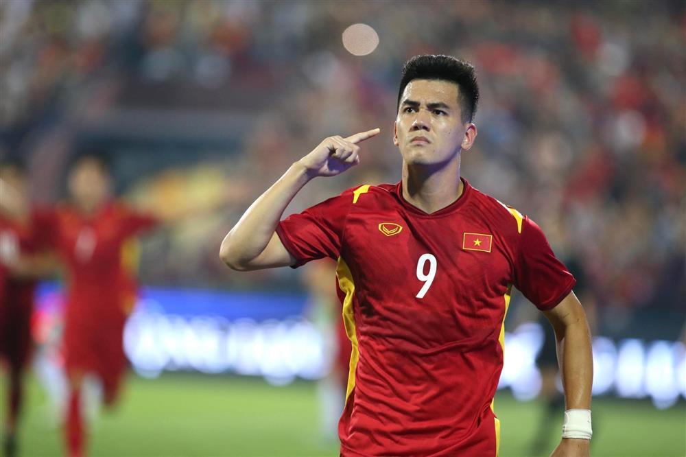 Ảnh ăn mừng CHẤT của Tiến Linh khi mở tỷ số cho U23 Việt Nam-5