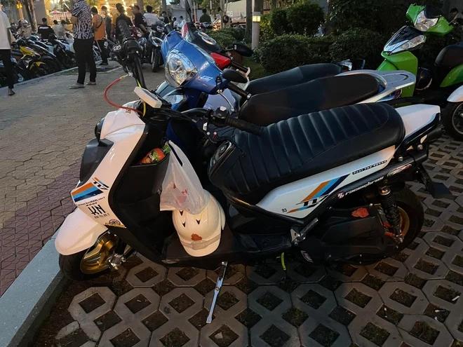 Cảnh sát tóm&nbsp;hàng trăm xe tay ga được độ nòng, chuẩn bị đi bão-3