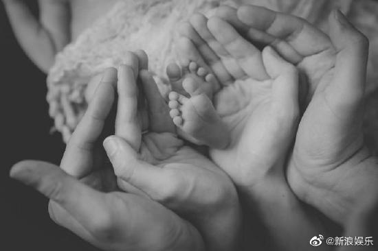 Châu Kiệt Luân công khai con thứ 3, ái nữ sơ sinh cưng xỉu-2