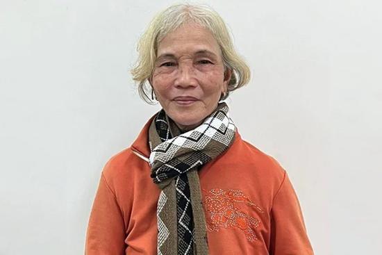 Truy nã 'lão bà tóc bạc' trộm tiền của tạp hóa