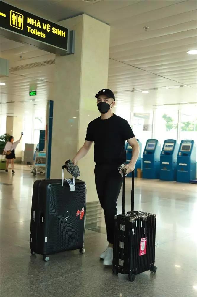 Ngô Thanh Vân - Huy Trần đích thân ra sân bay đón dàn sao dự cưới-5