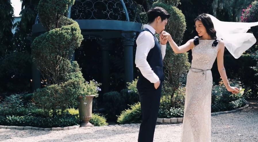 Cô dâu Ngô Thanh Vân lộ cả phụ tùng lẫn hình xăm-5