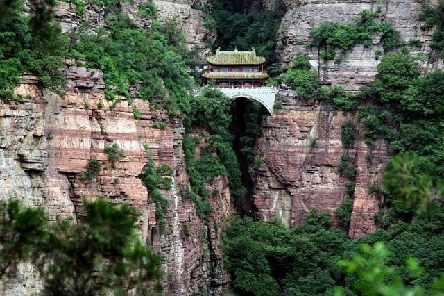 Heart-stopping ancient pagoda appeared in the movie Crouching Tiger Hidden Dragon-1