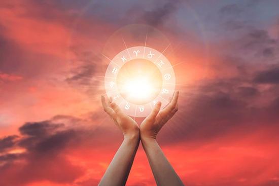 Sao Diêm Vương nghịch hành, 12 cung hoàng đạo lột xác rực rỡ hơn