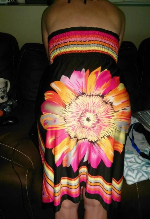 Đỏ mặt tía tai những hoạ tiết quần áo làm người mặc không đỡ nổi-11