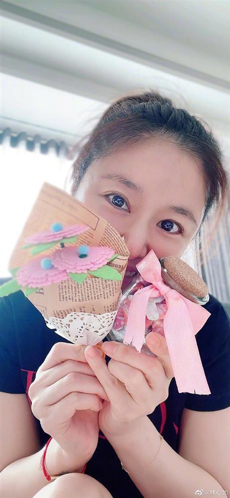 Body Lâm Tâm Như mảnh mai dù U50, hội chị em nên học hỏi-5