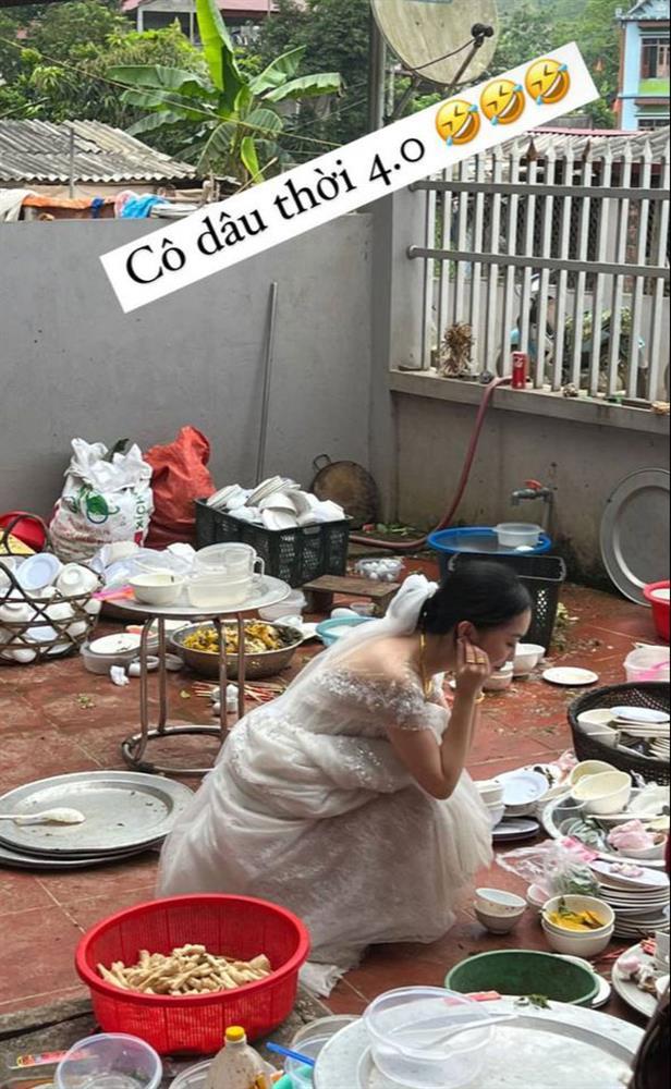 Lộ ảnh vợ Đức Chinh ngán ngẩm nhìn đống bát chưa rửa sau hôn lễ-4