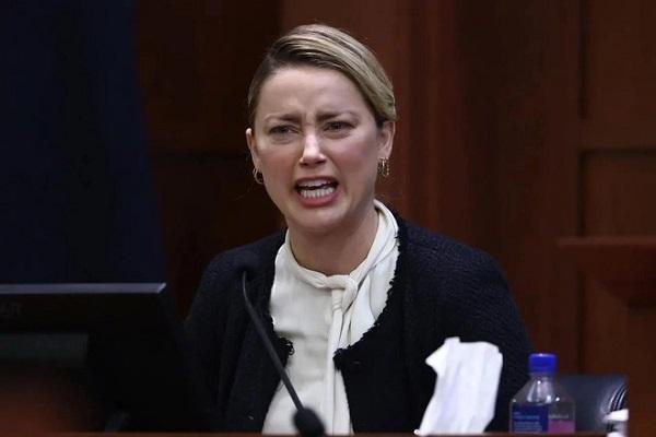 Johnny Depp lên tiếng màn diễn thảm họa của Amber Heard trên tòa-4