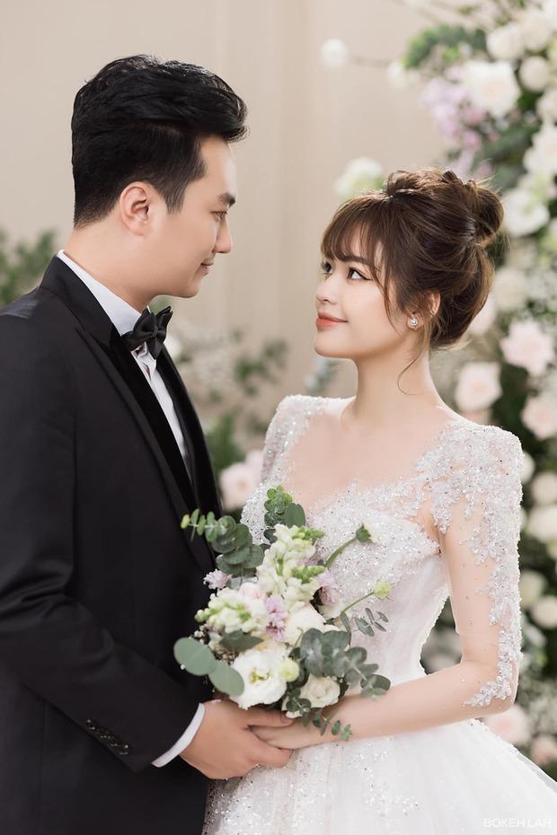 Actor Anh Tuan's photo is dark on the wedding day, why should it be? -5