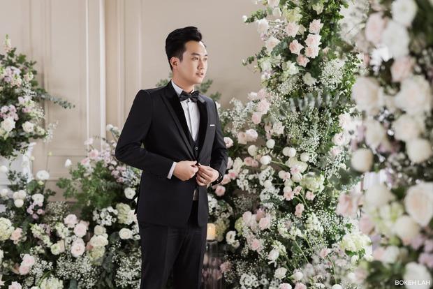 Actor Anh Tuan's photo was black on his wedding day, why should he?-7