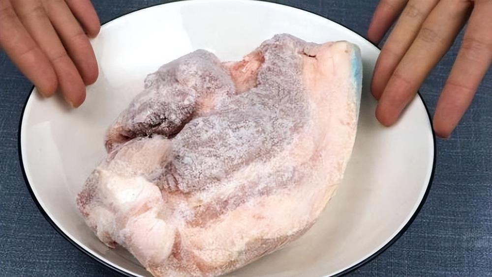 Ăn thịt đông lạnh thường xuyên khiến cơ thể gặp rủi ro gì?-1