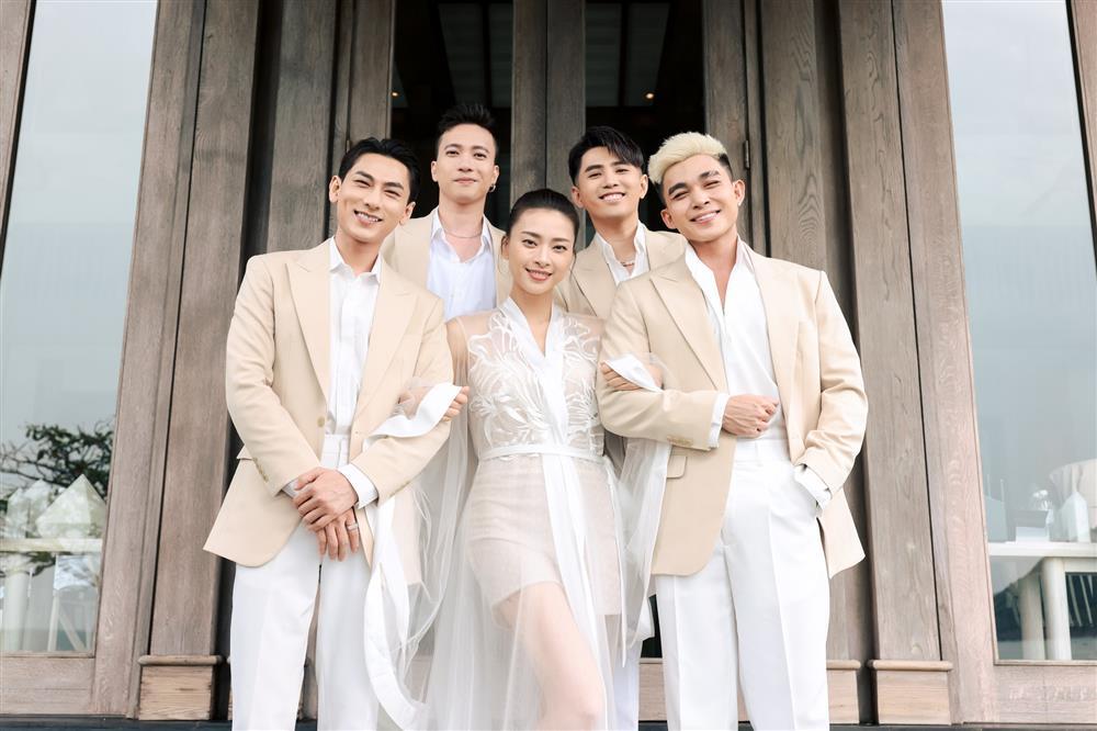 HOT: Cô dâu Ngô Thanh Vân lộ diện, ăn mặc lạ lắm à nghen-2