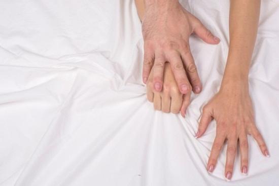 Vợ thừa nhận 'mây mưa' 2 người đàn ông, chồng vẫn bị xử thua kiện