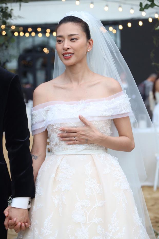 Small minus point in the official wedding dresses of Ngo Thanh Van-7