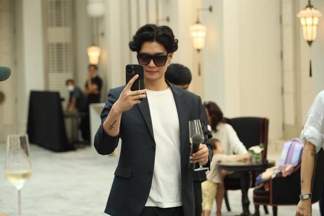 Chú rể Huy Trần có visual chất ngất, dân tình hóng khoe body-3