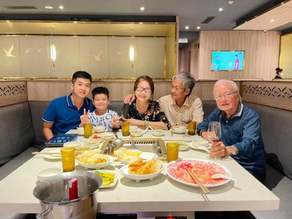 Chồng cũ Nhật Kim Anh đưa con đi chơi, diện mạo nhóc tì gây chú ý-2