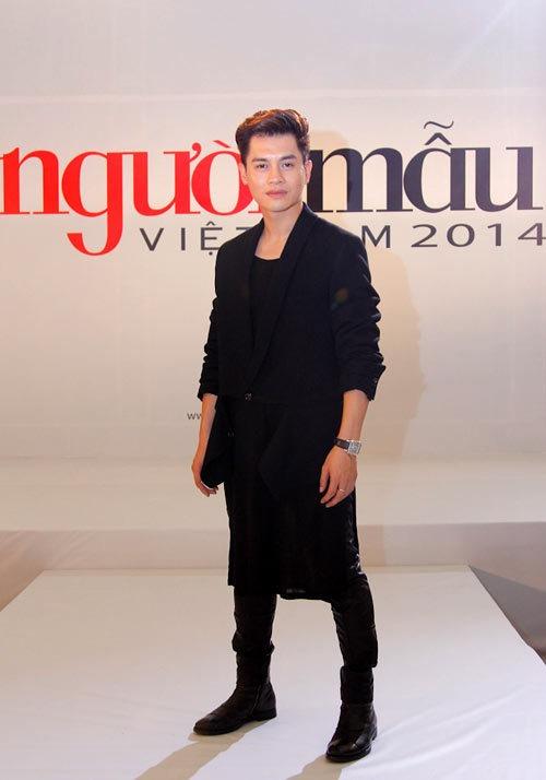 Đâu chỉ đám cưới Ngô Thanh Vân, Nam Trung mặc váy khắp nơi-10