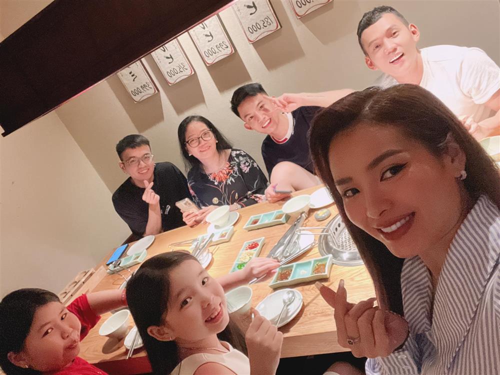 Sao Việt hôm nay 9/5: Vợ chồng Khánh Thi cảnh báo lừa đảo-13