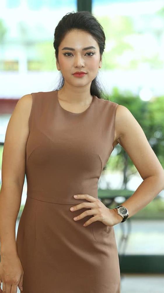 3 cô vợ của Việt Anh: Người tắm tiên có nóng bỏng bằng 2 bà mẹ U40?-5