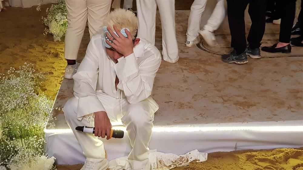 Jun Phạm bịt mắt trong hôn lễ Ngô Thanh Vân, lý do hết hồn-4