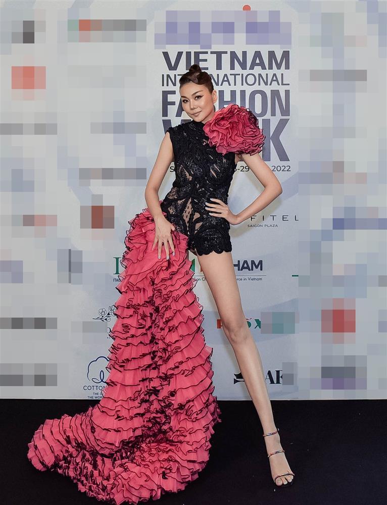 Event Fashion Week: Thanh Hằng nổi bật giữa dàn thí sinh hoa hậu-2